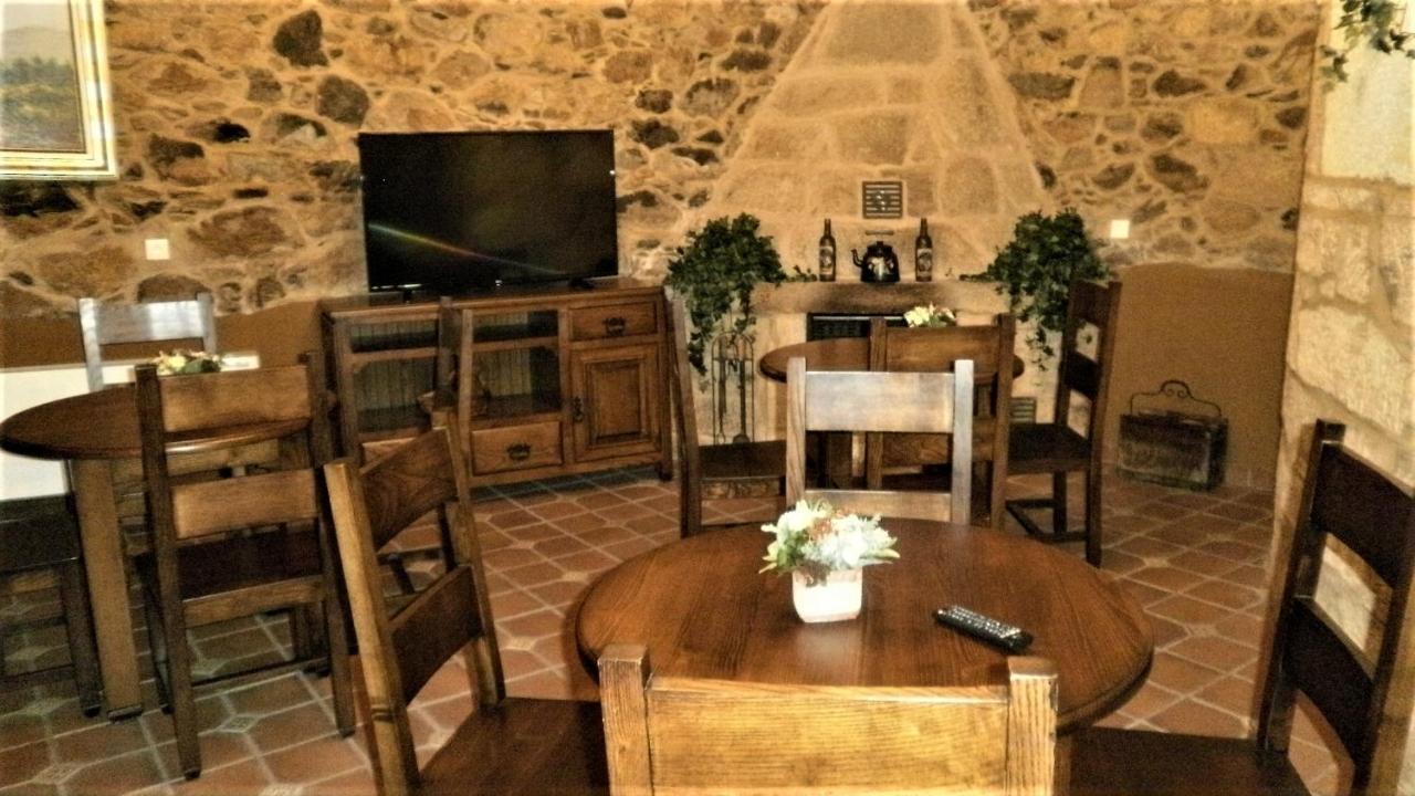 Casa De Los Somoza Melide Exteriör bild